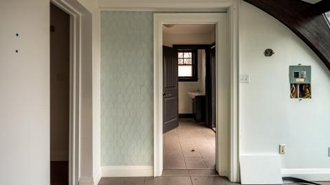 Winter 2021 - abandoned million dollar tudor house and salon (5 of 16).jpg