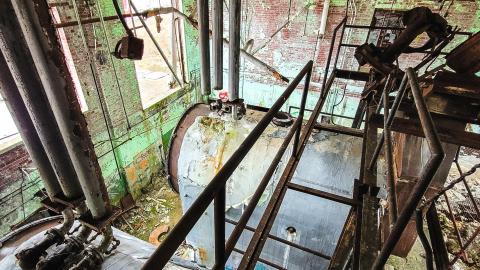 Burwash Prison - Dec 18, 2021 - PSX_20211218_212039.jpg