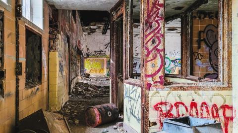 Burwash Prison - Dec 18, 2021 - PSX_20211218_221753.jpg