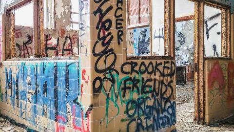 Burwash Prison - Dec 18, 2021 - PSX_20211218_232818.jpg