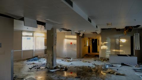 Modern Buildings - Sept '21 - Reflection01B.jpg