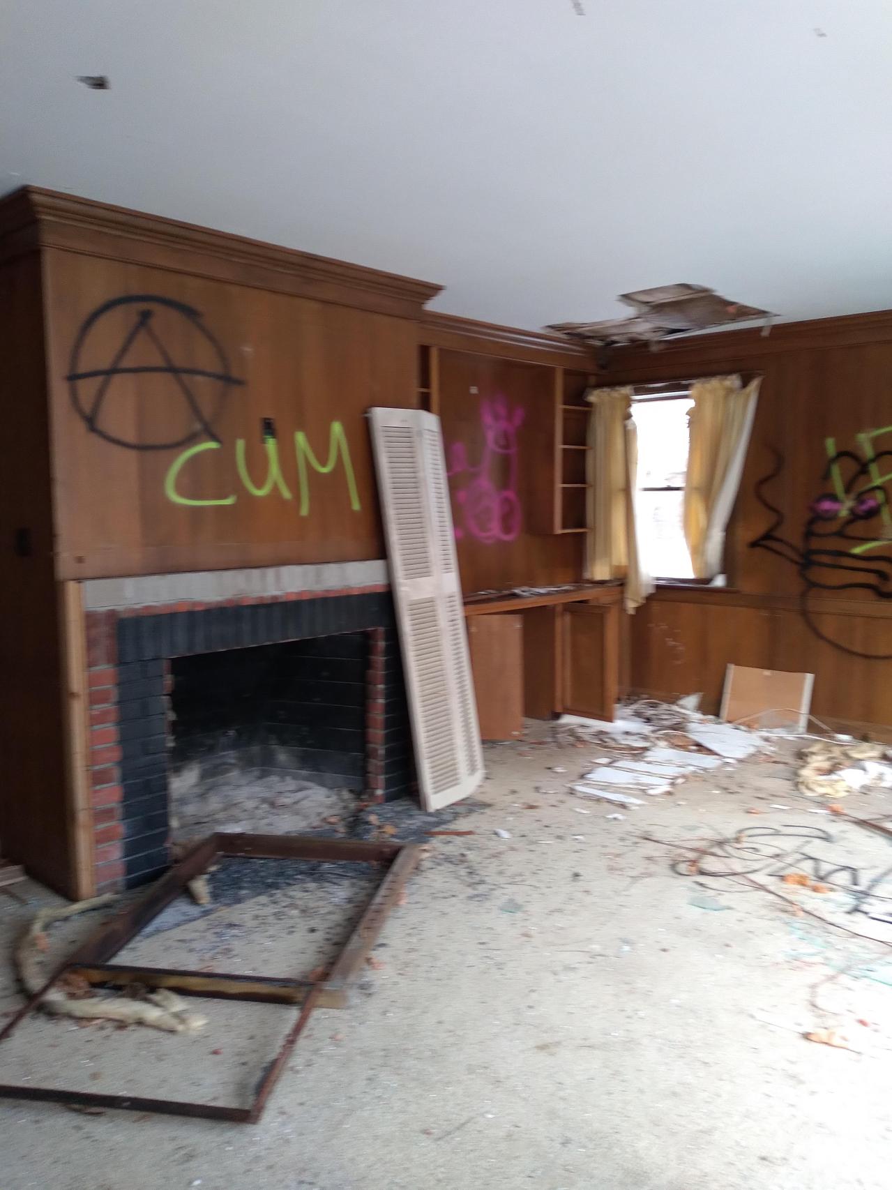 Cold December Day - abandonhouse17.jpg