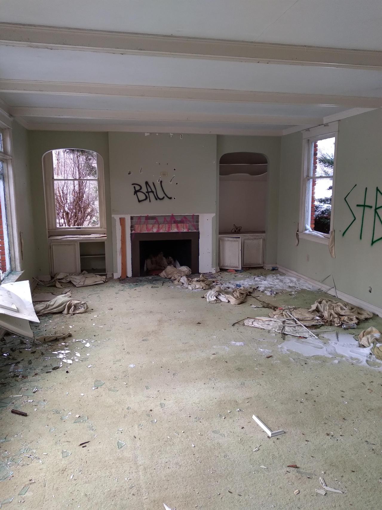 Cold December Day - abandonhouse13.jpg