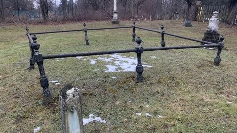 Kilbride United Cemetery New Years Eve 2021 - IMG_3680.JPG