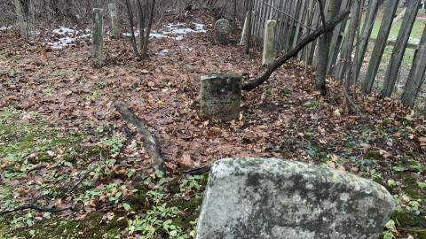 Kilbride United Cemetery New Years Eve 2021 - IMG_3682.JPG