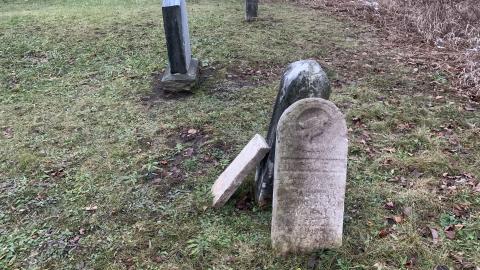 Kilbride United Cemetery New Years Eve 2021 - IMG_3687.JPG