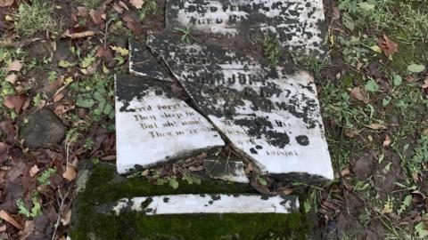 Kilbride Presbyterian Pioneer Cemetery New Years Eve 2021 - IMG_3692.JPG