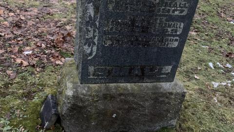 Kilbride Presbyterian Pioneer Cemetery New Years Eve 2021 - IMG_3706.JPG