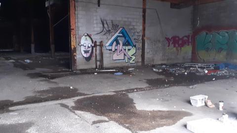 A wall with graffiti