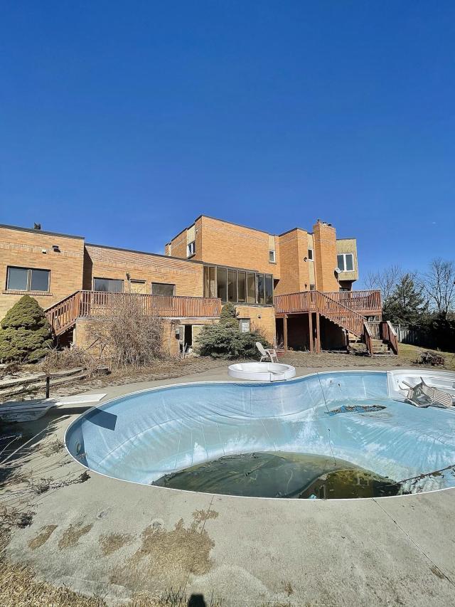 1980’s Luxury photo 3