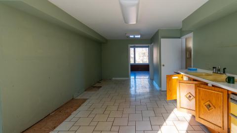 January 2022 - abandoned toronto bridle path mansion-28.jpg