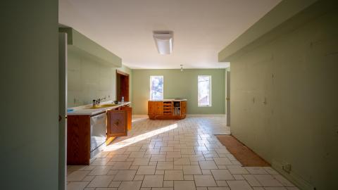 January 2022 - abandoned toronto bridle path mansion-30.jpg