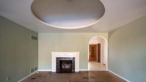 January 2022 - abandoned toronto bridle path mansion-34.jpg