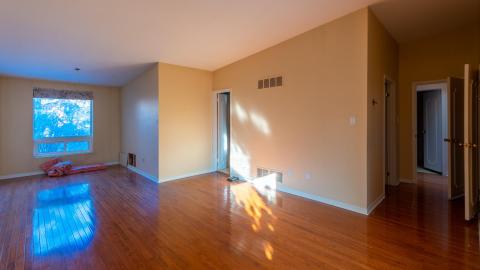 January 2022 - abandoned toronto bridle path mansion-40.jpg