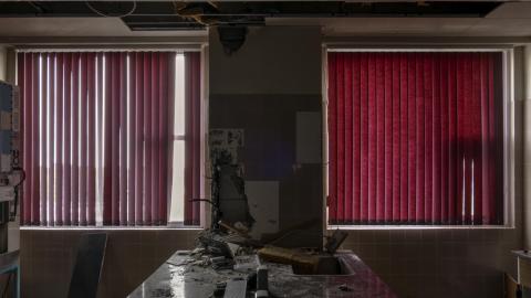 Medical Building - Oct '21 - RedWindows01.jpg