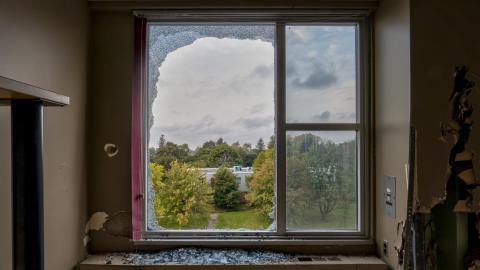 Medical Building - Oct '21 - Window02.jpg