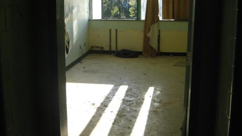 Crooked Overexposed Low-Res Photos From A Decade Ago - October 2012 - IMG_2394.JPG