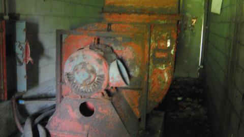 First Time Getting Wet - June 2013 - DSC_0200.JPG