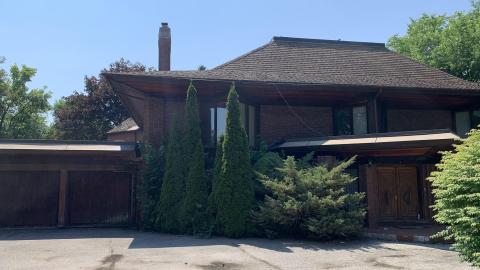 Photo from 2019 before the vandalism