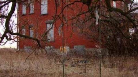 This old House - 3.jpg