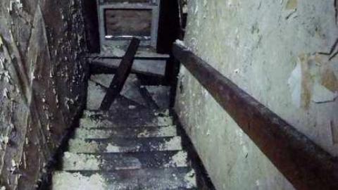 This old House - 9c.jpg