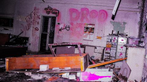 crowe's feet - Add Watermark_2022_02_20_09_18_35 (55).jpg