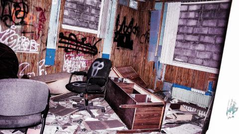 crowe's feet - Add Watermark_2022_02_20_09_18_35 (62).jpg