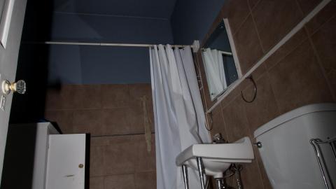 49 Courtland Ave East - IMG_0398.JPG