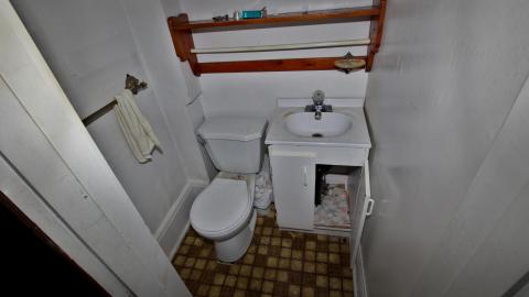 49 Courtland Ave East - IMG_0416.JPG