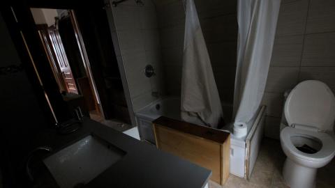 45 Courtland Ave East - IMG_0487.JPG