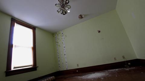 45 Courtland Ave East - IMG_0493.JPG