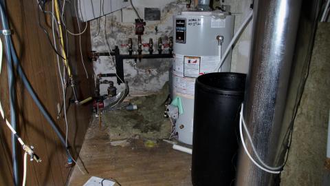 45 Courtland Ave East - IMG_0508.JPG