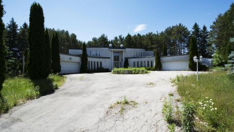 Grow Big or Grow Home - October 2015 / June 2016 - 1.jpg