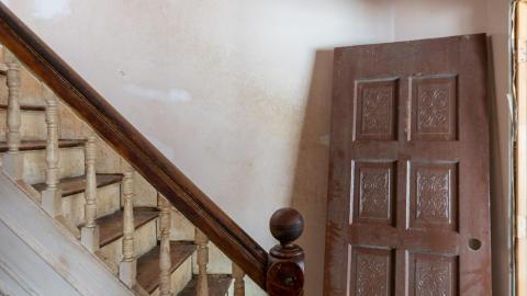 DSLR Pics - exploring the now abandoned house where my parents met-18-2.jpg