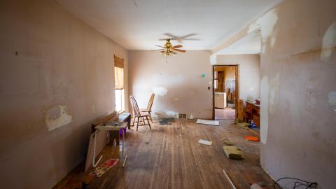 DSLR Pics - exploring the now abandoned house where my parents met-19-2.jpg