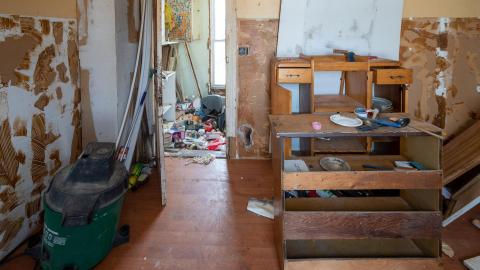 DSLR Pics - exploring the now abandoned house where my parents met-24.jpg