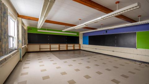 Feb 2022 - abandoned ontario school-31.jpg