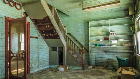 Lubeck's Garage - Thorold, Ontario