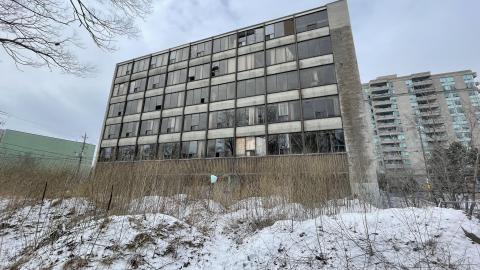 Abandoned brokers office building - FD6E26B4-0A06-4A43-99CB-F6757723C6CC.jpeg