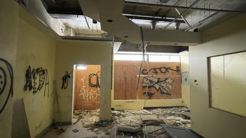 Abandoned brokers office building - 3646F524-EDA5-4720-81C6-9335E43197B8.jpeg