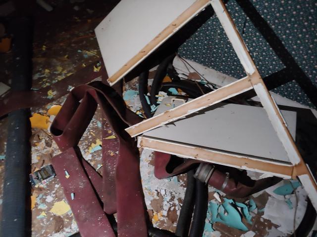 Abandoned House - 1674 Sydenham Road photo 5