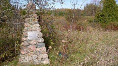 Hollow's Howell - Howells-Hollow-(ghost-town)6.jpg