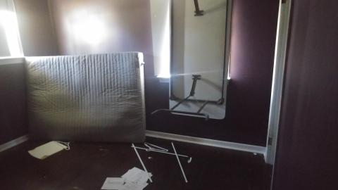 Bathtub forts are cool - 20220412_141131.jpg