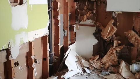 Bathtub forts are cool - 20220412_141254.jpg