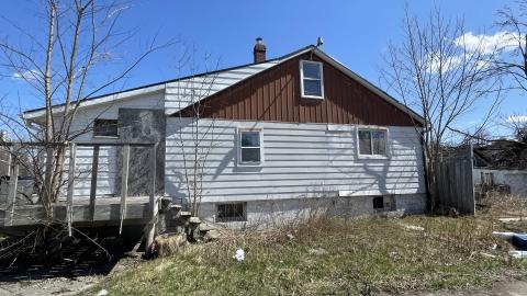Abandoned gas station - 14211B10-BA24-4C71-9D71-A807B7F5C231.jpeg
