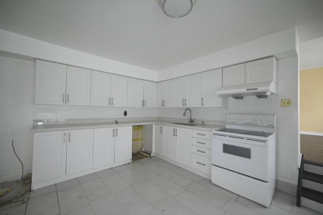 Lone Breezeblock photo 2