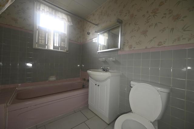 Lone Breezeblock photo 3