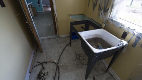 Nice Couch - May 2019 - 4.jpg