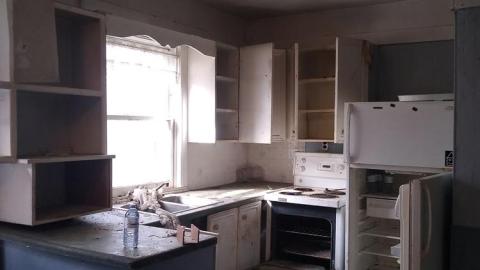 Damn Kids - Throwiing Bottles (6).jpg