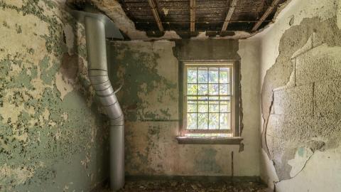 Fall 2018 - abandoned-hospital-nurses-residence-urban-exploration-4.jpg